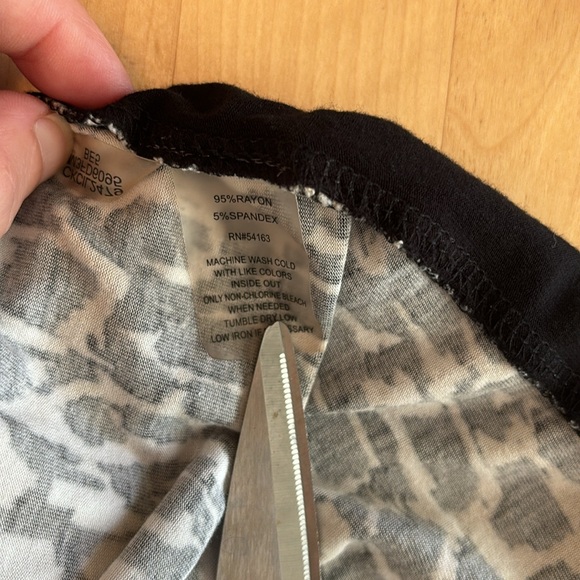 Calvin Klein Leopard Print Black Short Sleeve Midi Shift Dress Size medium - Picture 4 of 4